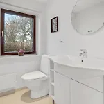 Three-bedroom In Holiday home
