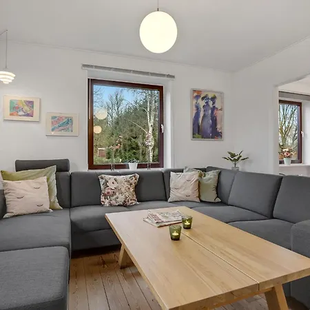 Three-bedroom In بيت للعطل