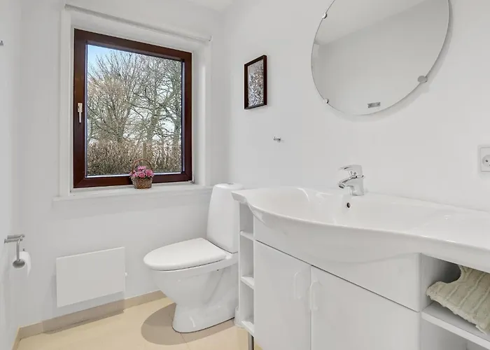 Three-bedroom In Feriehus