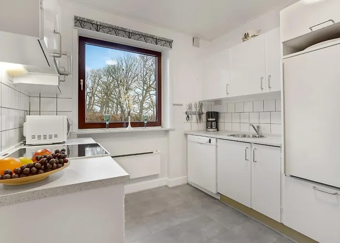 Three-bedroom In Feriehus Højer